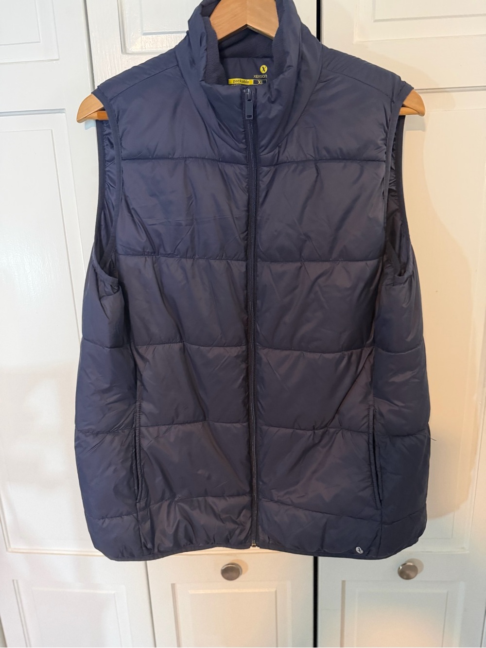 Xersion Men’s XL Packable Puffer Vest Navy Blue Lightweight Full Zip